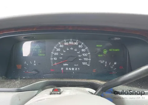 2002 Lincoln Town Car Cartier from USA, damaged, VIN 1LNHM85W62Y605076